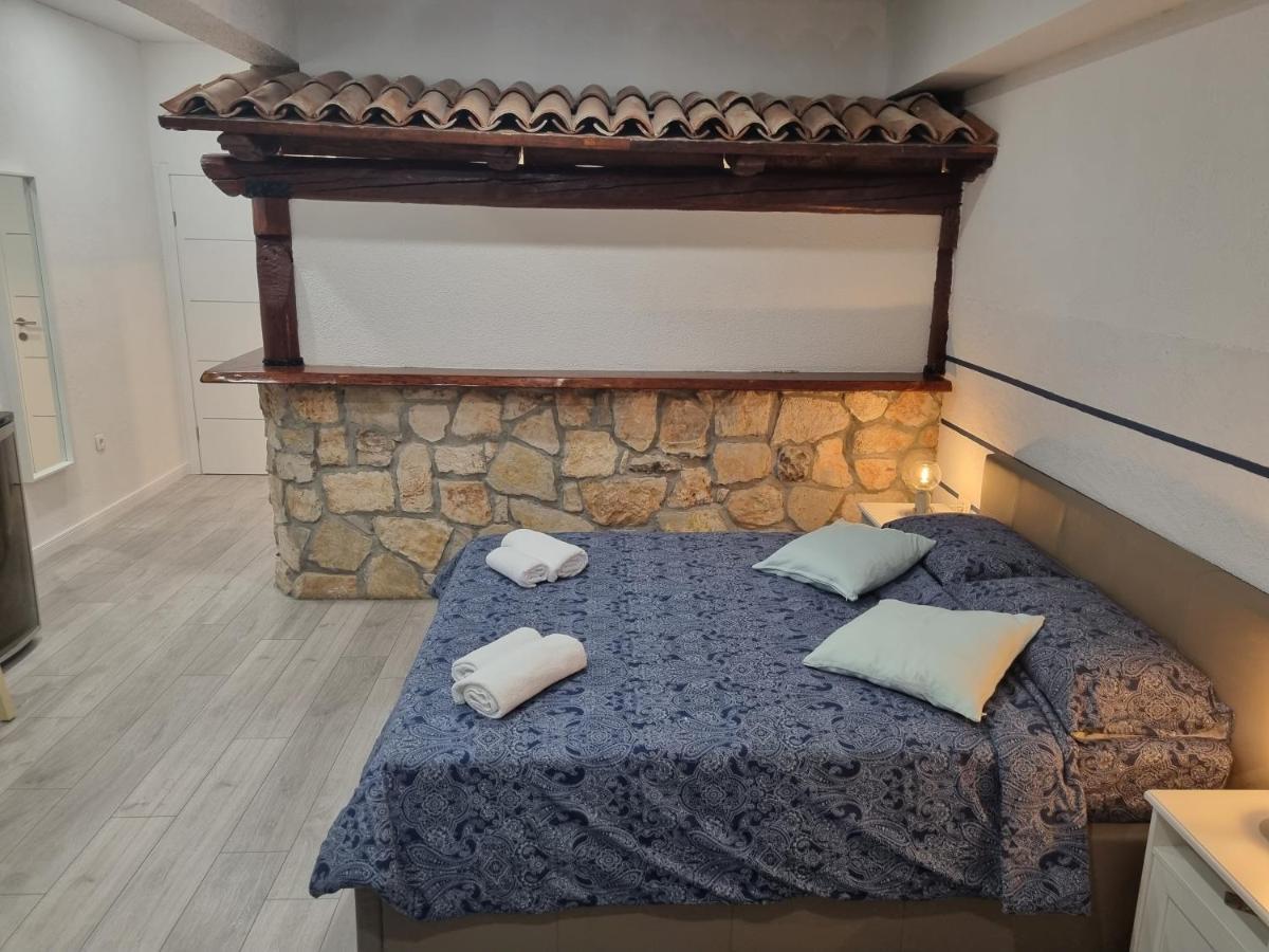 Rooms And Apartment Feral Rovinj Exterior foto