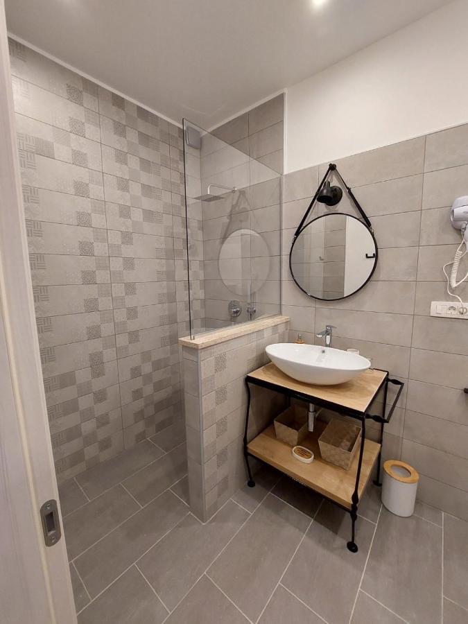 Rooms And Apartment Feral Rovinj Exterior foto