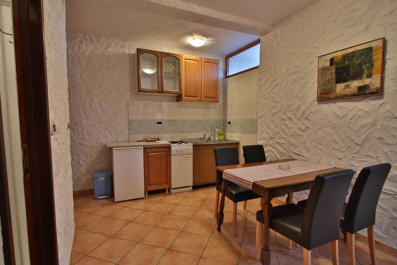 Rooms And Apartment Feral Rovinj Exterior foto