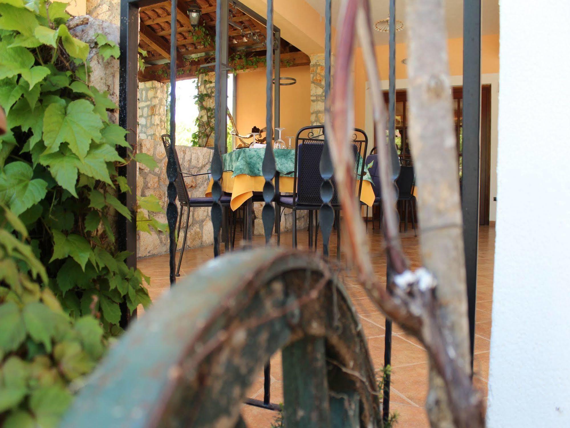 Rooms And Apartment Feral Rovinj Exterior foto