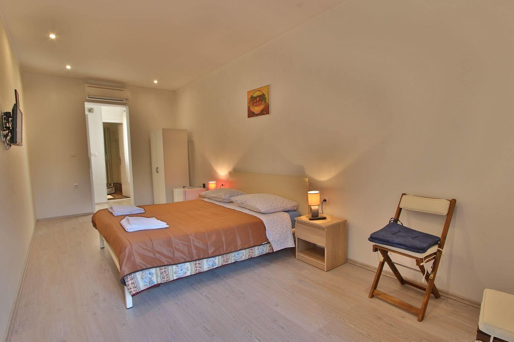 Rooms And Apartment Feral Rovinj Exterior foto