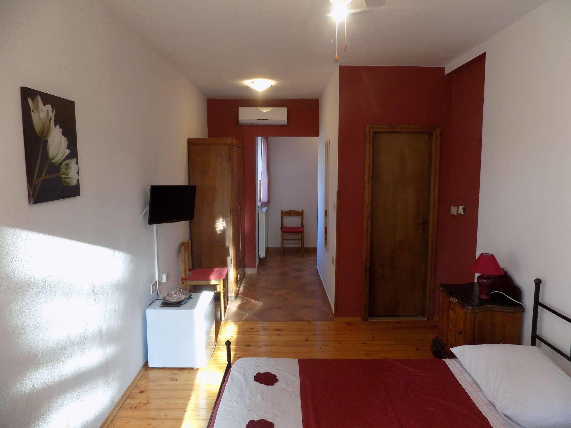 Rooms And Apartment Feral Rovinj Exterior foto