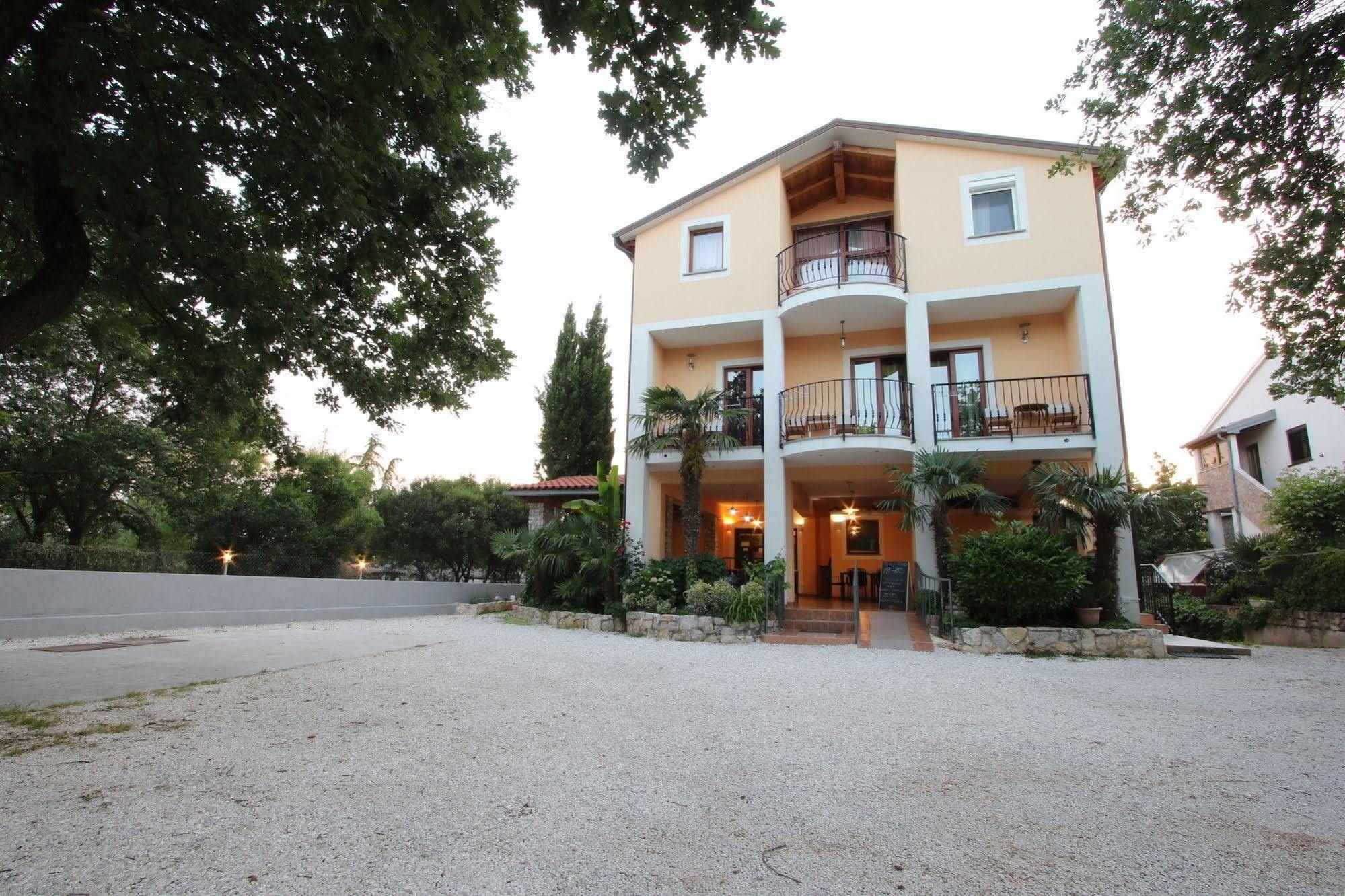Rooms And Apartment Feral Rovinj Exterior foto