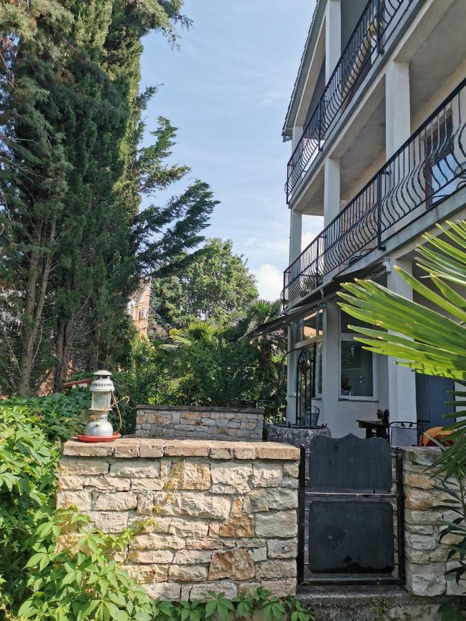 Rooms And Apartment Feral Rovinj Exterior foto