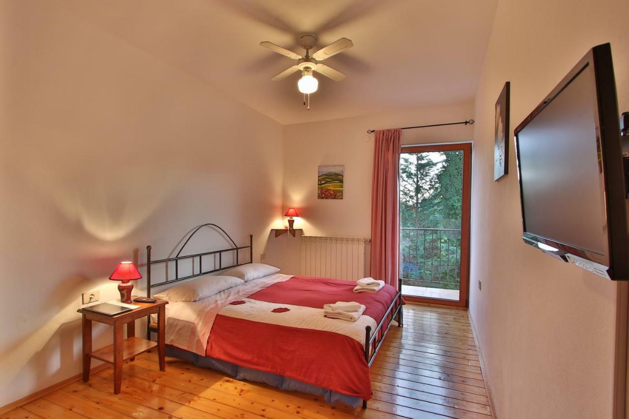 Rooms And Apartment Feral Rovinj Exterior foto